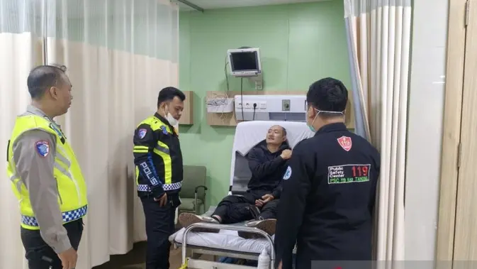 Ngantuk Usai Nobar Piala Dunia, Pemotor Kecelakaan di Flyover Ciputat Ngantuk Usai Nobar Piala Dunia, Pemotor Kecelakaan di Flyover Ciputat