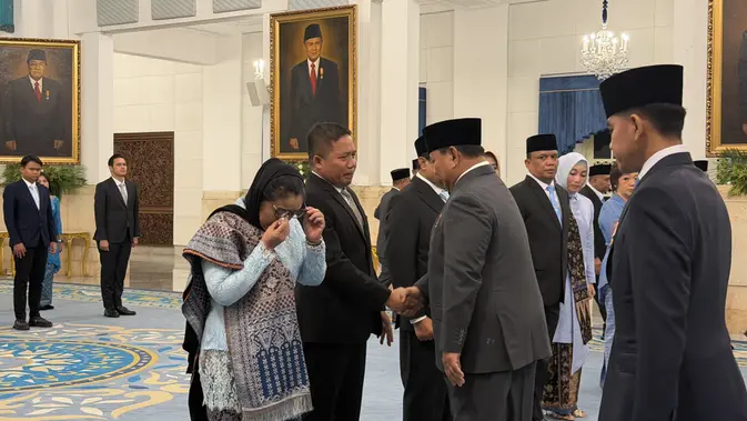Karier Nanik S Deyang: Menangis Saat Dilantik, Kini Mundur dari Kepala BGN Karier Nanik S Deyang: Menangis Saat Dilantik, Kini Mundur dari Kepala BGN