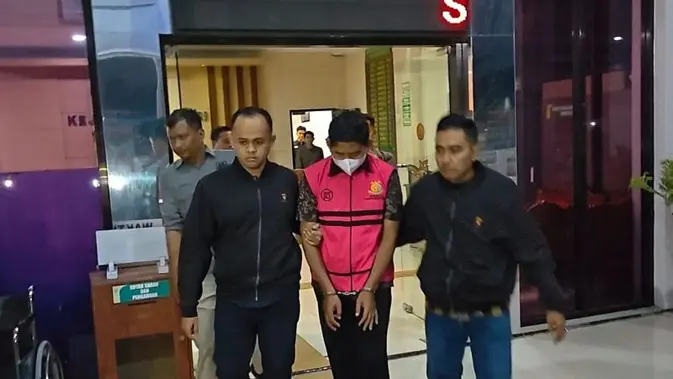 Eks Ketua DPRD Ponorogo Jadi Tersangka Dugaan Korupsi Tunjangan Perumahan Eks Ketua DPRD Ponorogo Jadi Tersangka Dugaan Korupsi Tunjangan Perumahan