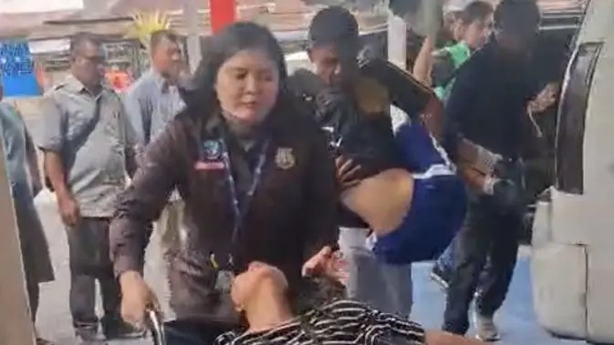 Tongkol MBG Picu Keracunan Massal, Respons Bupati Karo Mengejutkan Tongkol MBG Picu Keracunan Massal, Respons Bupati Karo Mengejutkan