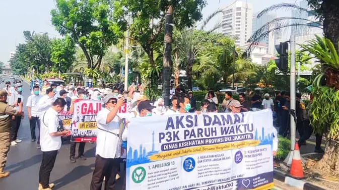 Jerit PPPK Dinkes Depan Balai Kota: Kami ASN, Mengapa Hak Kami Berbeda? Jerit PPPK Dinkes Depan Balai Kota: Kami ASN, Mengapa Hak Kami Berbeda?
