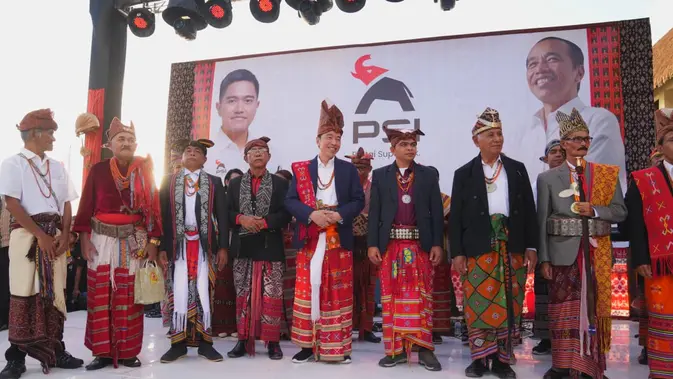 Sederet Gelar Adat Jokowi Sederet Gelar Adat Jokowi
