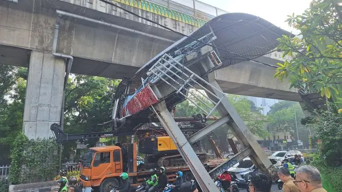 Titik Kemacetan Imbas Truk Angkut Alat Berat Tabrak JPO Tendean Titik Kemacetan Imbas Truk Angkut Alat Berat Tabrak JPO Tendean