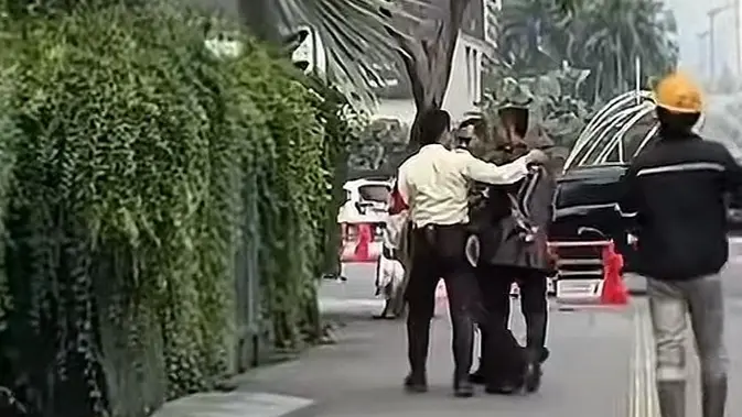 Perusahaan Lindungi Satpam yang Cekcok dengan Pengemudi Alphard Perusahaan Lindungi Satpam yang Cekcok dengan Pengemudi Alphard