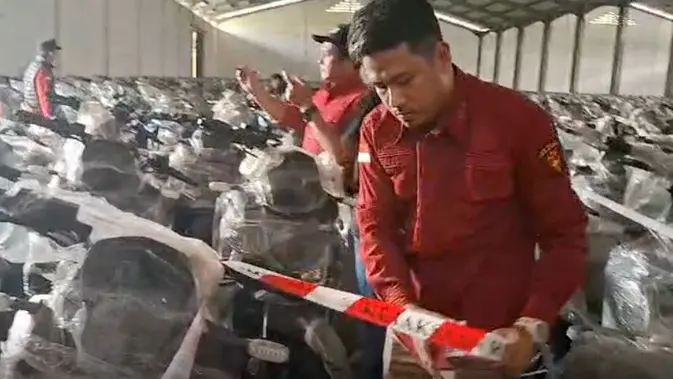 Kejagung Segel Gudang Berisi Ribuan Unit Motor Listrik Kasus Korupsi BGN Kejagung Segel Gudang Berisi Ribuan Unit Motor Listrik Kasus Korupsi BGN