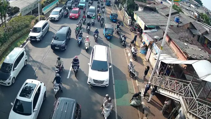 Hari Pertama Masuk Sekolah, Lalu Lintas Jakarta Padat Hari Pertama Masuk Sekolah, Lalu Lintas Jakarta Padat