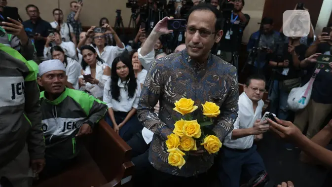 Hakim Sebut Nadiem Ganti Pejabat yang Menolak Chromebook Hakim Sebut Nadiem Ganti Pejabat yang Menolak Chromebook