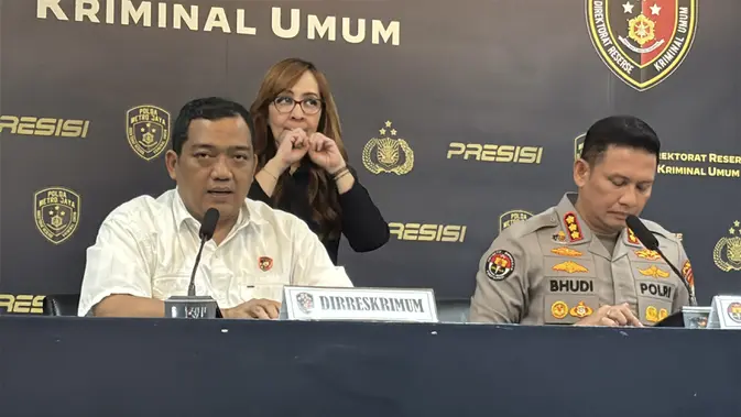 Polisi Bongkar Sindikat Buzzer Penyebar Hoaks, Tetapkan Delapan Tersangka Polisi Bongkar Sindikat Buzzer Penyebar Hoaks, Tetapkan Delapan Tersangka