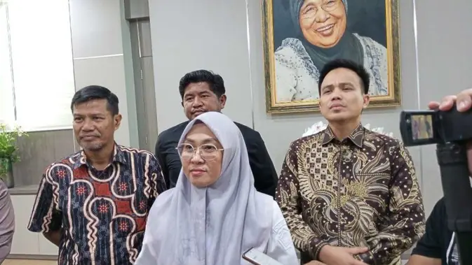 Bupati Gowa Tolak Pansus Hak Angket karena Dugaan Selingkuh Bupati Gowa Tolak Pansus Hak Angket karena Dugaan Selingkuh