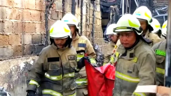 Stop Kontak Diduga Jadi Pemicu Kebakaran Maut Pulo Gadung Stop Kontak Diduga Jadi Pemicu Kebakaran Maut Pulo Gadung