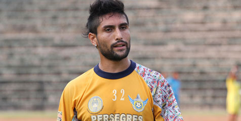 Persegres Lakukan Evaluasi, Gaston Mulai Disoroti Persegres Lakukan Evaluasi, Gaston Mulai Disoroti