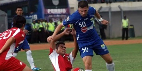 ISL Review: Persib Bandung Menangi Derby Jawa Barat ISL Review: Persib Bandung Menangi Derby Jawa Barat