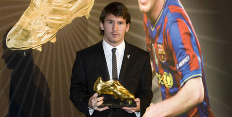 Messi Raih Sepatu Emas, Pecahkan Rekor Gol Eropa Messi Raih Sepatu Emas, Pecahkan Rekor Gol Eropa