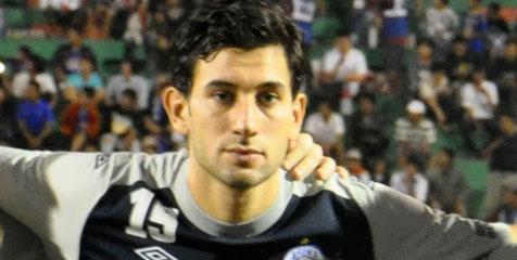 Dijamu Kitchee, Arema Tanpa Barisic Dijamu Kitchee, Arema Tanpa Barisic