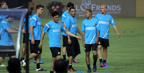 Inter Milan Langsung Jajal Rumput GBK Inter Milan Langsung Jajal Rumput GBK