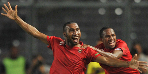 Sang Kekasih Sambut Bahagia Gol Patrich Wanggai Sang Kekasih Sambut Bahagia Gol Patrich Wanggai