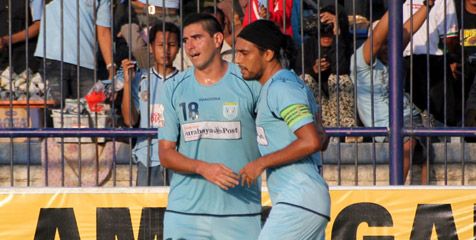 ISL Review: Gol Telat Aris Antar Persela ke Empat Besar ISL Review: Gol Telat Aris Antar Persela ke Empat Besar