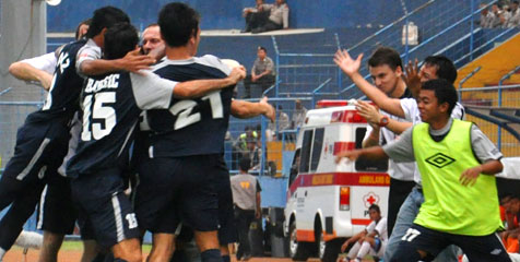 HT Review: Barisic Bawa Arema Ungguli Semen Padang HT Review: Barisic Bawa Arema Ungguli Semen Padang