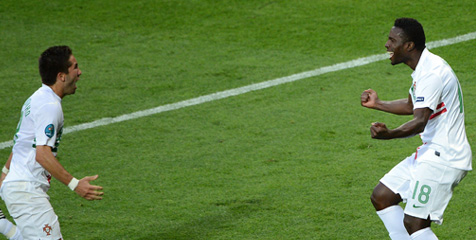Review: Varela Buat Brace Bendtner Sia-sia Review: Varela Buat Brace Bendtner Sia-sia