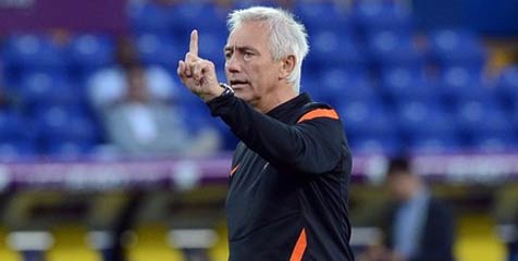 Van Marwijk Akui Skuad Belanda Galau Van Marwijk Akui Skuad Belanda Galau