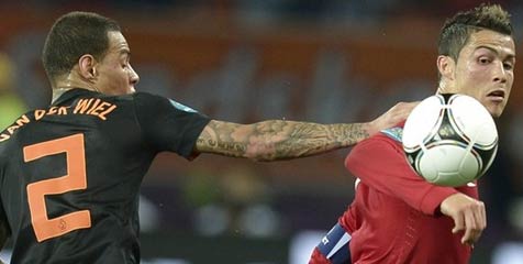 Van Der Wiel: Ronaldo Mustahil Dikawal! Van Der Wiel: Ronaldo Mustahil Dikawal!