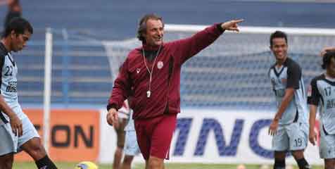 Petar Segrt Terus Poles Pemain Muda PSM Petar Segrt Terus Poles Pemain Muda PSM