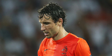 Pensiun, Van Bommel Beri Kesempatan Pemain Muda Pensiun, Van Bommel Beri Kesempatan Pemain Muda