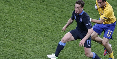 Parker: Inggris Tak Bisa Tiru Spanyol Parker: Inggris Tak Bisa Tiru Spanyol