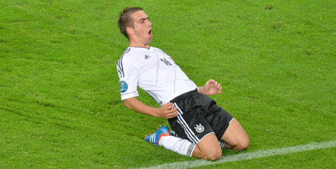 HT Review: Lahm Bawa Jerman Unggul HT Review: Lahm Bawa Jerman Unggul