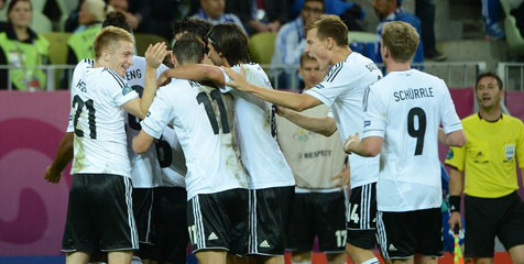 Review: Banjir Gol, Jerman Runtuhkan Yunani