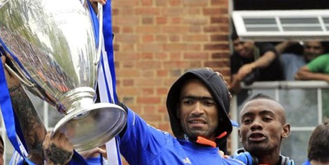 Resmi: Kalou dan Bosingwa Tinggalkan Chelsea Resmi: Kalou dan Bosingwa Tinggalkan Chelsea