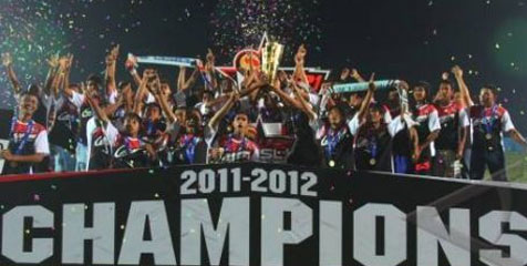 Persela Lamongan Pertahankan Trofi Juara ISL U-21 Persela Lamongan Pertahankan Trofi Juara ISL U-21