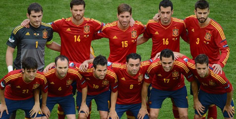 Cruyff: Tiki-Taka Barca Akar Permainan Spanyol Cruyff: Tiki-Taka Barca Akar Permainan Spanyol