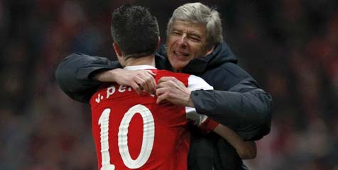 Wenger: Kami Akan Pertahankan Van Persie Berapapun Harganya Wenger: Kami Akan Pertahankan Van Persie Berapapun Harganya