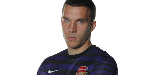 Nomor 10 Arsenal Diberikan ke Podolski? Nomor 10 Arsenal Diberikan ke Podolski?
