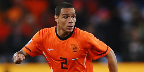 PSG Rekrut Van der Wiel PSG Rekrut Van der Wiel