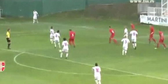 Video: Trik Sepak Pojok Spektakuler Video: Trik Sepak Pojok Spektakuler