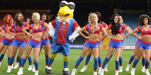 Video: Cheerleader Seksi Crystal Palace Ber-Gangnam Style Video: Cheerleader Seksi Crystal Palace Ber-Gangnam Style