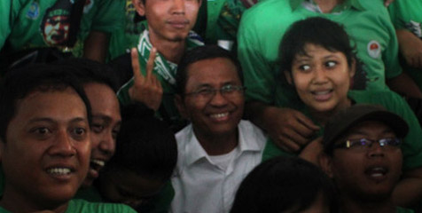 Dahlan Iskan: Bonek Kekuatan Riil Surabaya Dahlan Iskan: Bonek Kekuatan Riil Surabaya