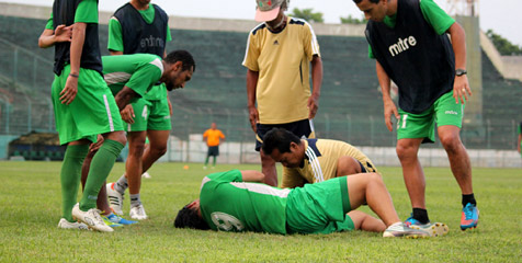 Game Keras, Dua Pemain Asing Persebaya Cedera Game Keras, Dua Pemain Asing Persebaya Cedera