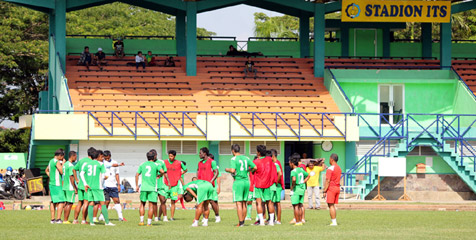 Demi Timnas, Persebaya Majukan Kick Off Uji Coba Dadakan Demi Timnas, Persebaya Majukan Kick Off Uji Coba Dadakan