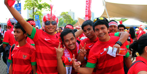 Suporter Merah Putih Mulai Padati Stadion Bukit Jalil Suporter Merah Putih Mulai Padati Stadion Bukit Jalil