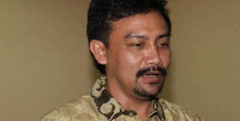 Andi Mallarangeng Mundur Dari Jabatan Sebagai Menpora Andi Mallarangeng Mundur Dari Jabatan Sebagai Menpora
