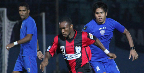 IIC 2012: Persipura Lawan Arema Berakhir Imbang IIC 2012: Persipura Lawan Arema Berakhir Imbang