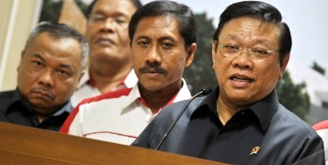 Indonesia Bebas Sanksi, Menpora-Task Force Koordinasi Indonesia Bebas Sanksi, Menpora-Task Force Koordinasi