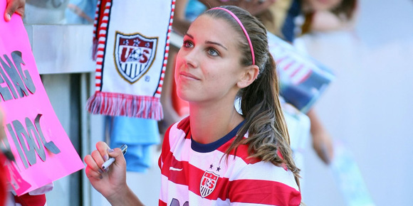 Foto: Liburan Seksi ala Alex Morgan Foto: Liburan Seksi ala Alex Morgan