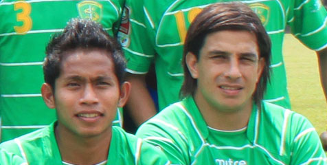 Persebaya Surabaya Masih Butuh Satu Striker Persebaya Surabaya Masih Butuh Satu Striker