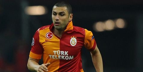 Burak Yilmaz Senang Jadi Pesaing Ronaldo-Messi
