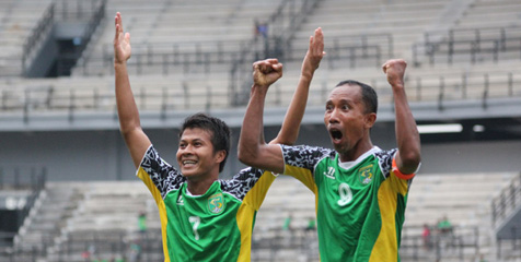 Hat-Trick Kemenangan, Persebaya DU Kudeta Deltras Hat-Trick Kemenangan, Persebaya DU Kudeta Deltras