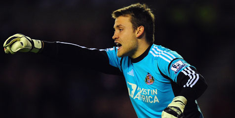 Apik di Sunderland, Mignolet Dipantau United dan Arsenal